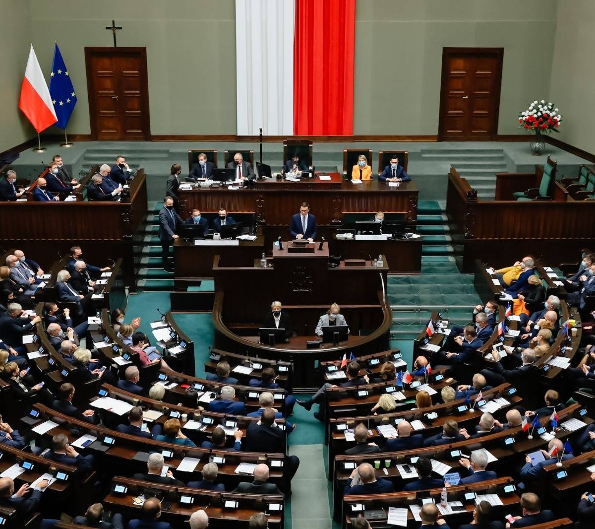 Премьер-министр Польши обвинил ЕС в шантаже и диктатуре