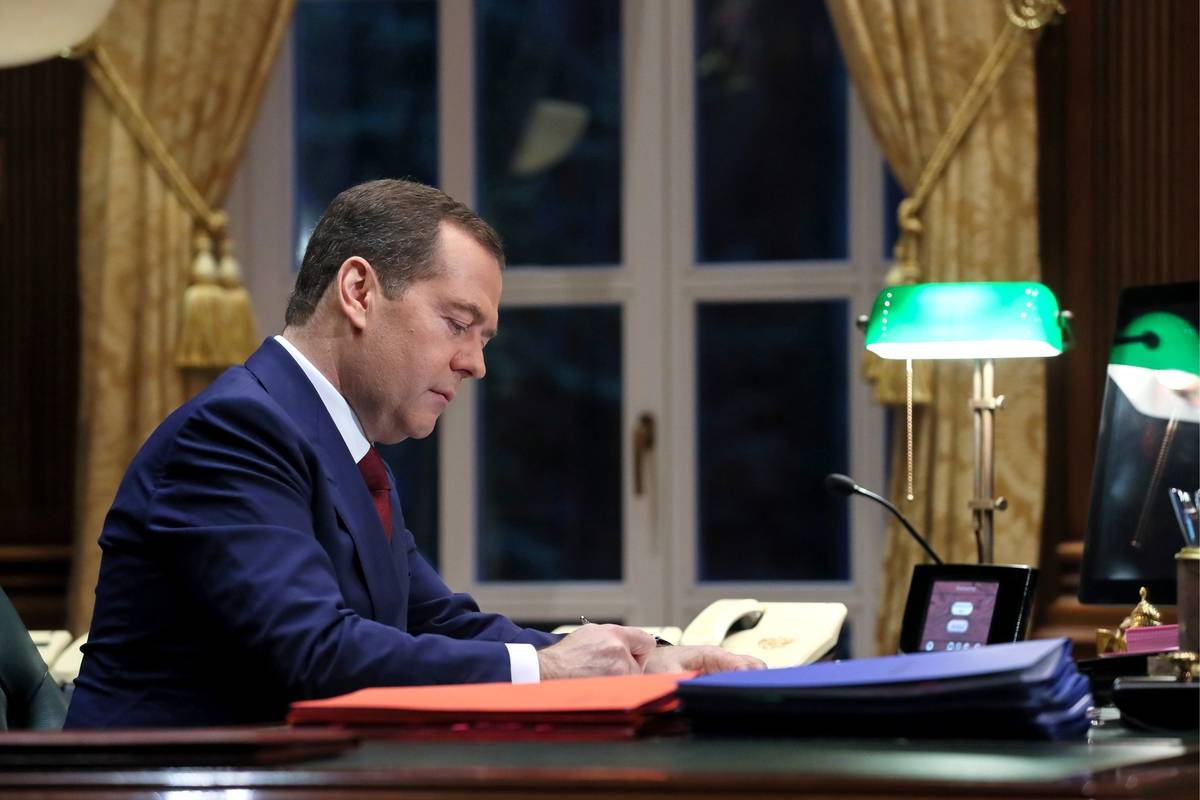 Ещё раз о статье Дмитрия Медведева о бессмысленности контактов с Киевом