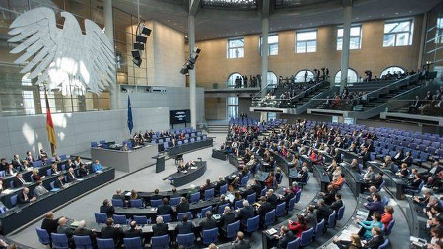 Первое собрание нового Бундестага: определяются с новым руководством, включая сменщика Меркель