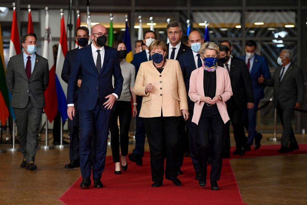 Британская пресса: Россия «пустила корни» в ЕС из-за нерешительности Брюсселя Британская пресса: Россия «пустила корни» в ЕС из-за нерешительности Брюсселя