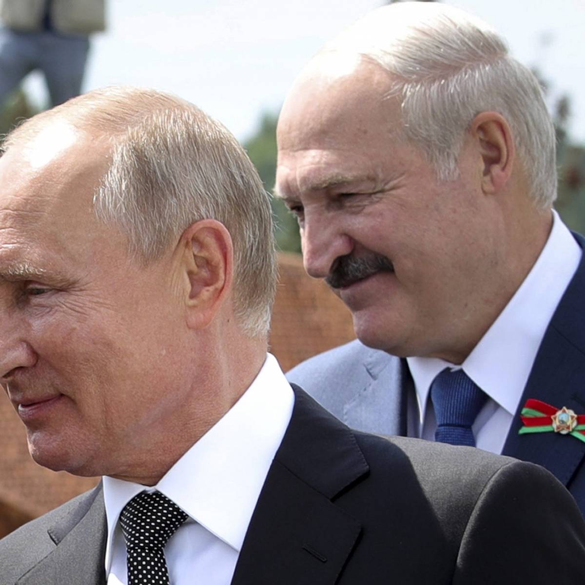 Лукашенко просит у Путина ракеты, но воссоединение с РФ считает невозможным Лукашенко просит у Путина ракеты, но воссоединение с РФ считает невозможным