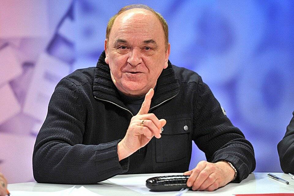 Баранец раскрыл главный секрет не таких уж и бедных беженцев в Белоруссии Баранец раскрыл главный секрет не таких уж и бедных беженцев в Белоруссии