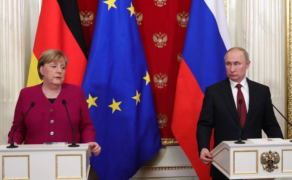 В Польше объяснили почему ЕС добровольно «сдает» Варшаву России