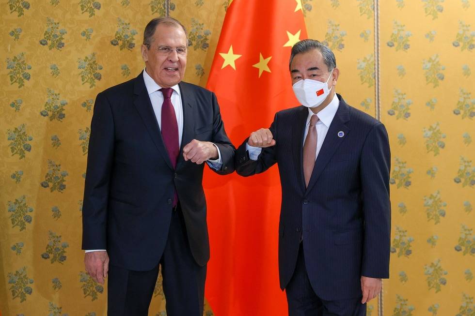 Западное СМИ: Москва и Пекин не позволят Западу посеять между ними раздор