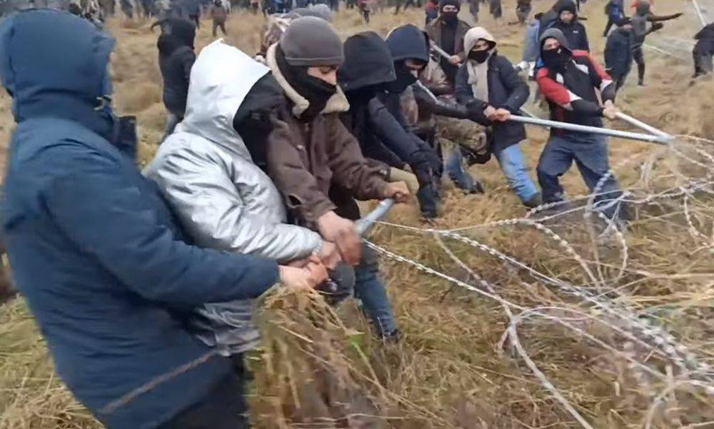 В Польше рассказали о новом методе прорыва мигрантов из Беларуси