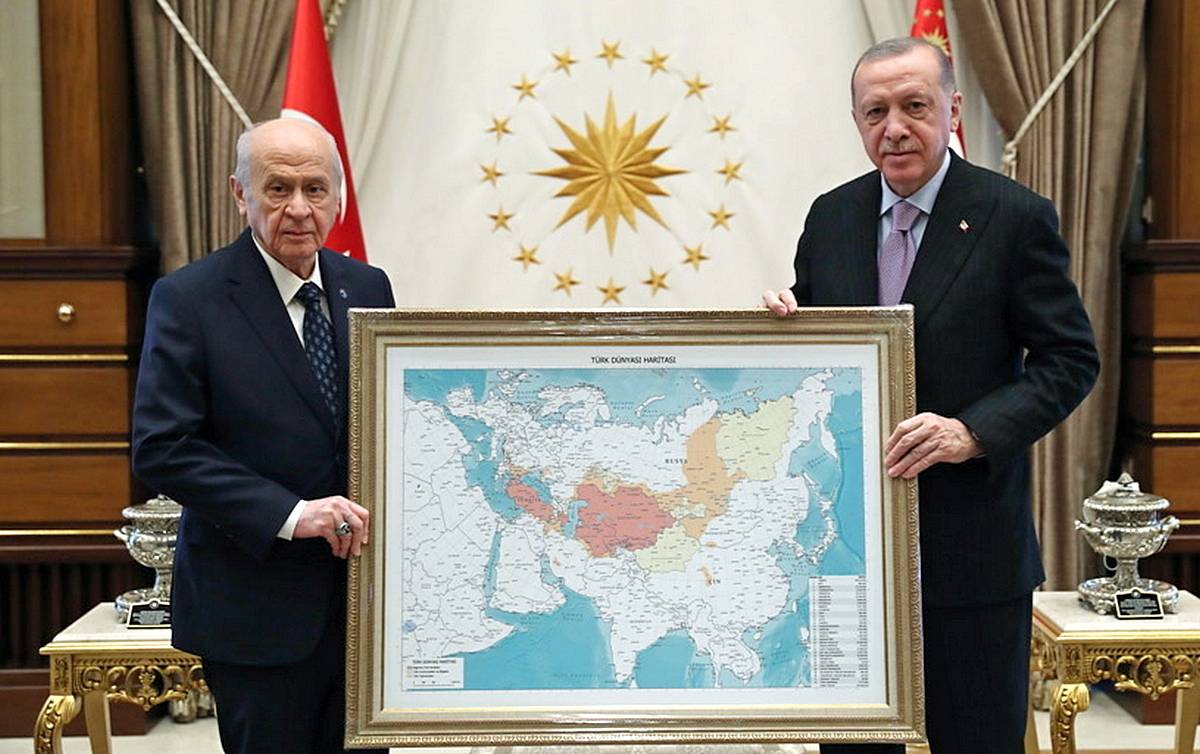 Карта тюркского мира подаренная эрдогану фото