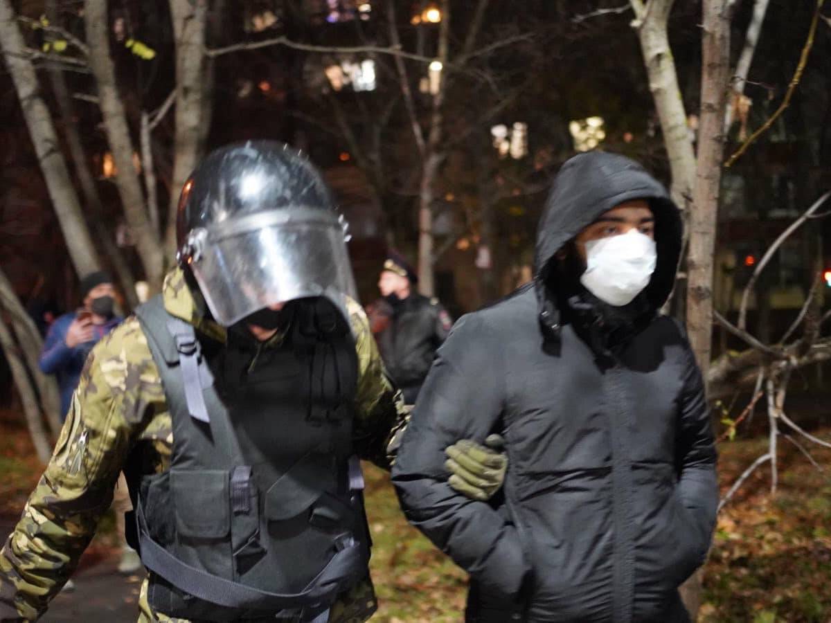 В Крыму задержали группу поддержки адвоката террористов