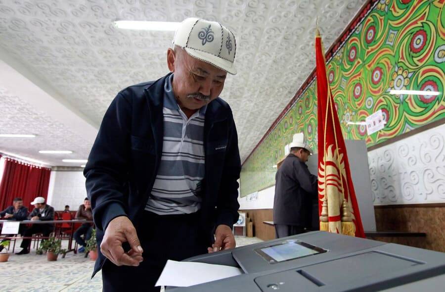 Перед выбором: Киргизия вновь готовится формировать парламент