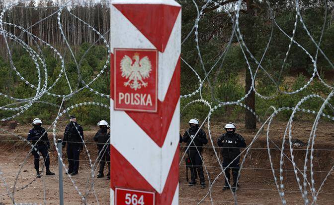 Поляки рады бы закрыть границу с Белоруссией, но не могут