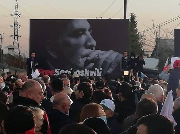 Грузия: Затишье перед бурей Грузия: Затишье перед бурей