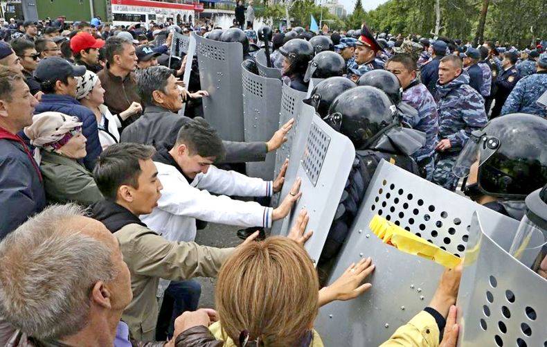 Таджикистан получил опасную проблему у афганской границы Таджикистан получил опасную проблему у афганской границы