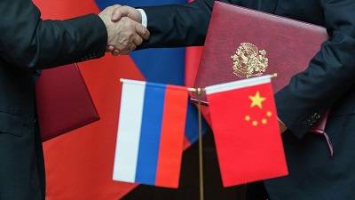 Союз России и Китая заставляет США прятаться за спины союзников