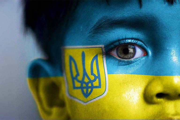 Украинские власти приступают к «формированию идентичности»