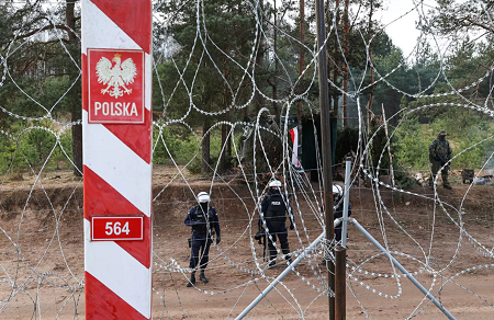 Польша превратилась в «острие военной истерии», направленной против РФ и РБ