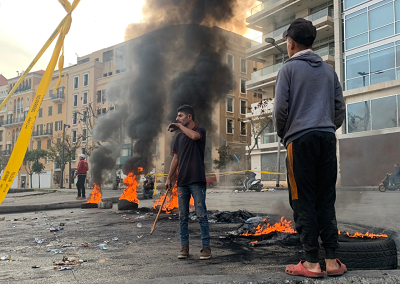 Захват дорог и горящие покрышки: против чего взбунтовались жители Ливана
