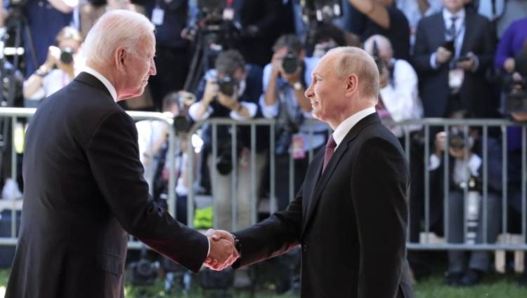 Саммит Путина и Байдена дал старт обсуждению контуров безопасности Европы Саммит Путина и Байдена дал старт обсуждению контуров безопасности Европы