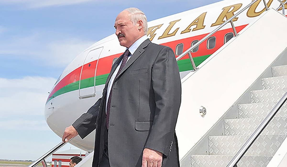 В Крым вместо Лукашенко прилетели «батькины эксперты»