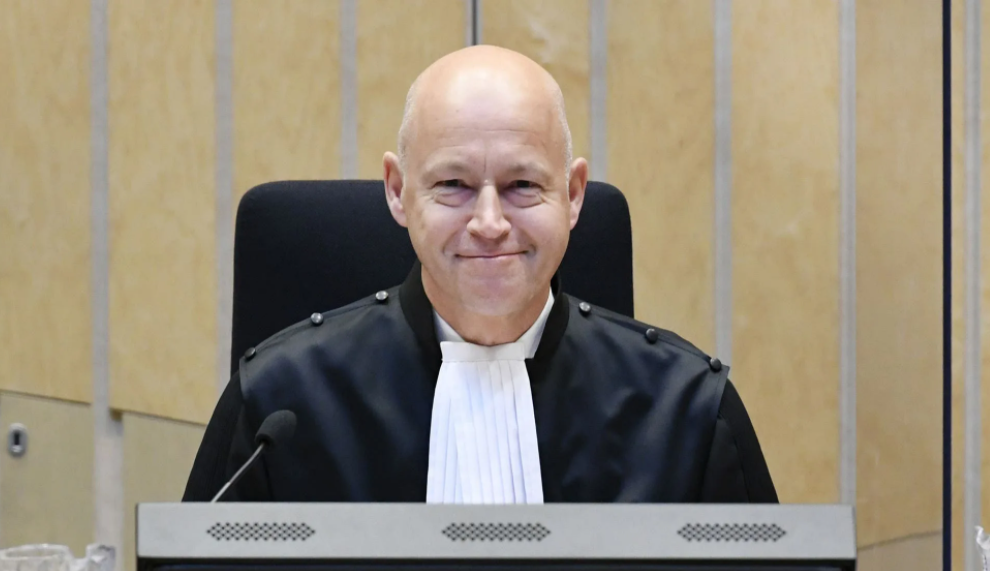 DWB: голландский судья по делу MH17 Хендрик Стинхейс попался на лжи о РФ