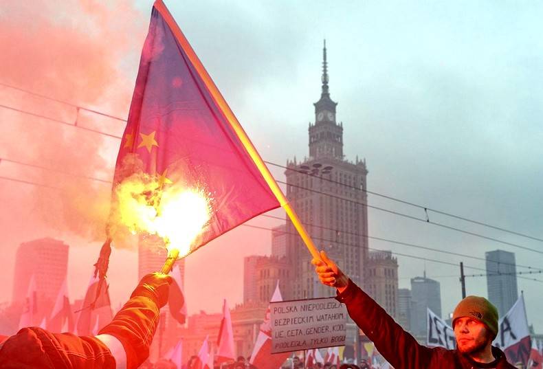 Польша делает первый шаг к развалу Евросоюза