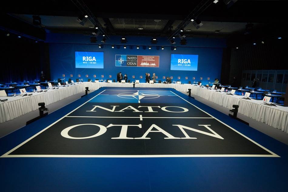 Die Welt: НАТО и ЕС не считаются с правом Москвы обеспечивать свою безопасность