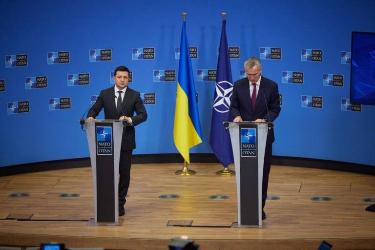 Несмотря на мольбы Зеленского, Украину в НАТО опять не берут