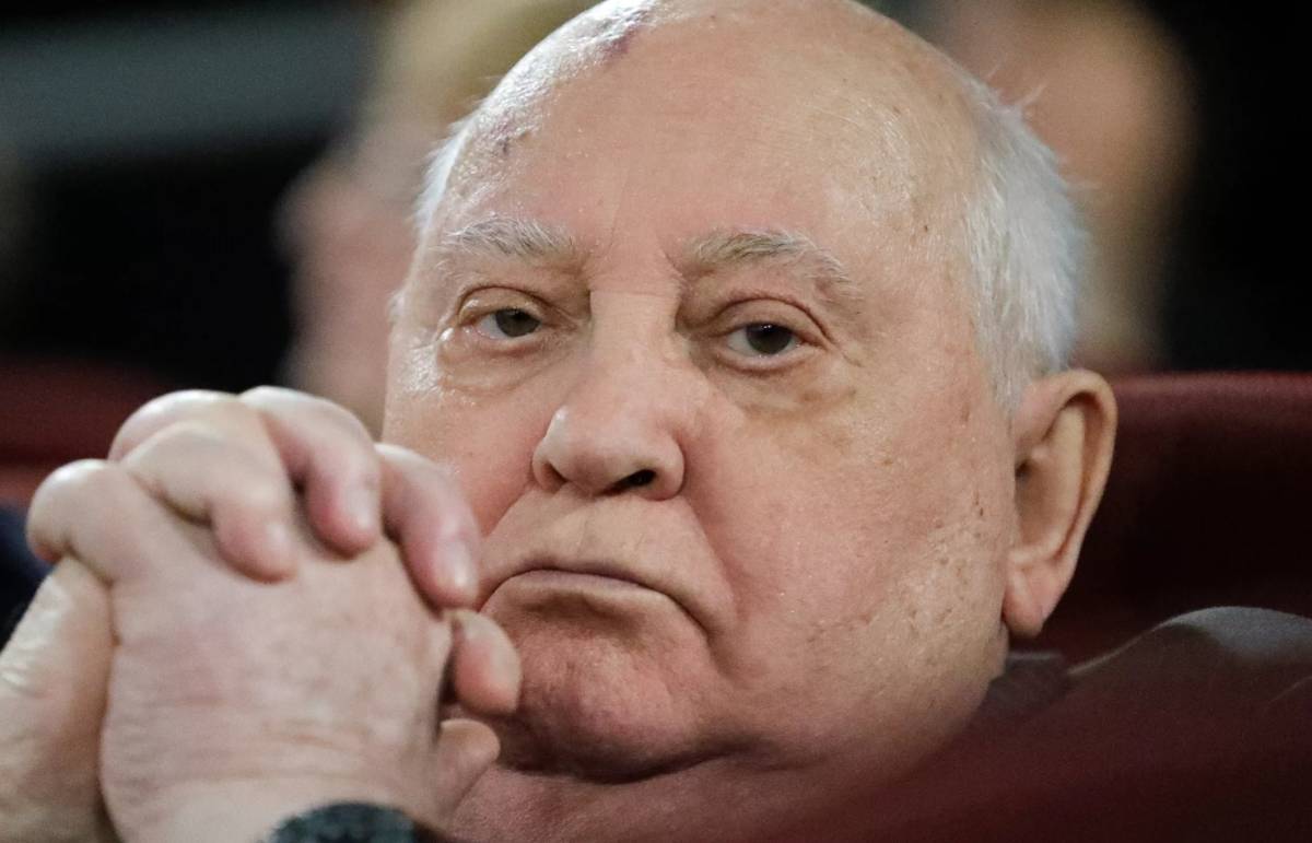 Запоздалая отставка: жалко не Горбачёва – жалко страну