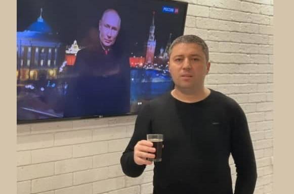 От СБУ требуют наказать одесского депутата за поздравление на фоне Путина