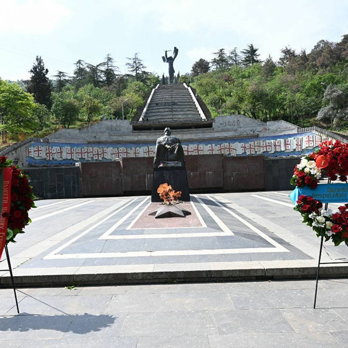 Грузия. Спасти монумент Неизвестному солдату