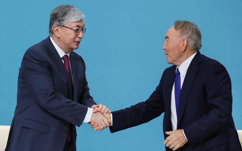 Токаев сверг Назарбаева: президент Казахстана решил покончить с двоевластием Токаев сверг Назарбаева: президент Казахстана решил покончить с двоевластием