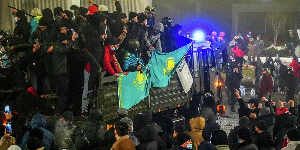 Беспорядки в Казахстане: «мобильный блицкриг» и британские технологии Беспорядки в Казахстане: «мобильный блицкриг» и британские технологии