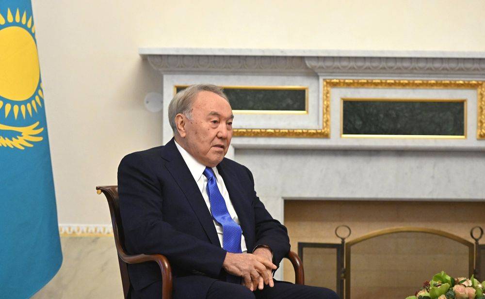 Лукашенко по телефону уточнил позицию Назарбаева по ситуации в Казахстане