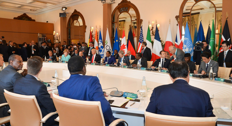 Вести диалог с ведущими странами РФ необходимо, но саммит G7 себя изжил