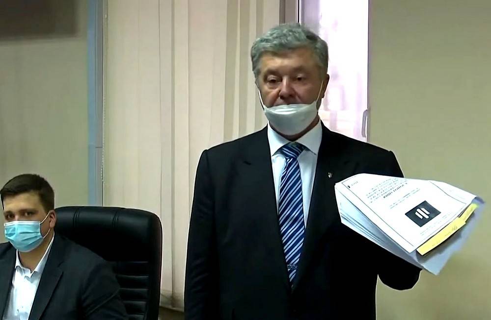 Судом над Порошенко Зеленский возродил экс-президента как политика