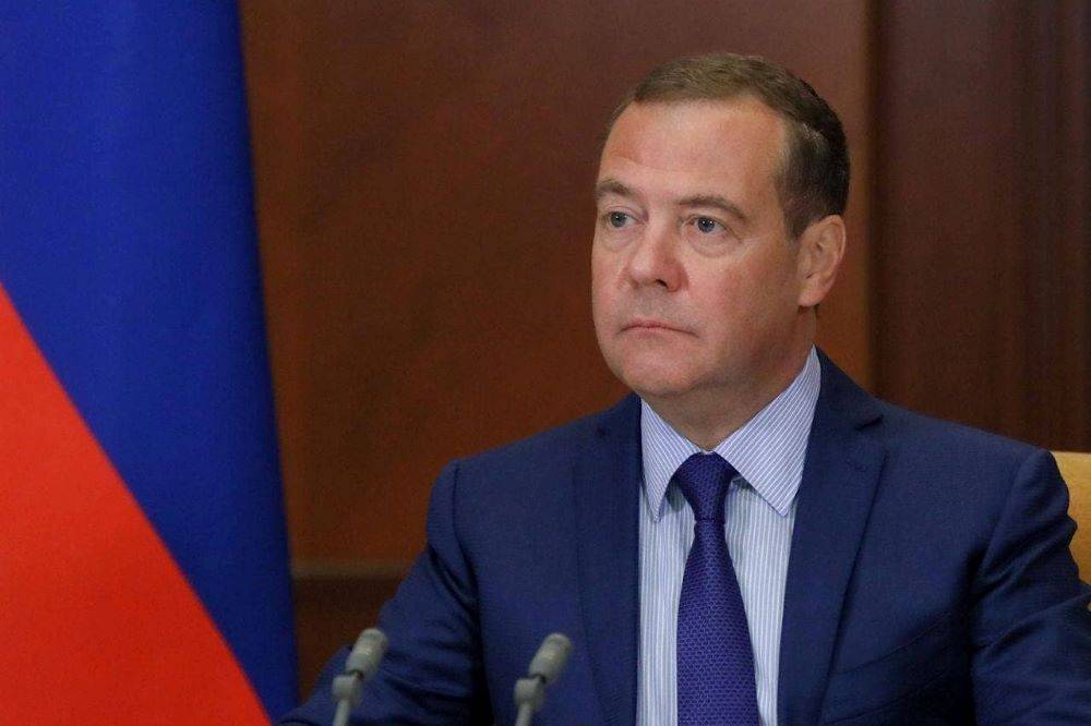 Медведев: Украина превратилась в игрушку в руках Запада
