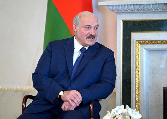 Лукашенко предложил беглой оппозиции вернуться и встать на колени