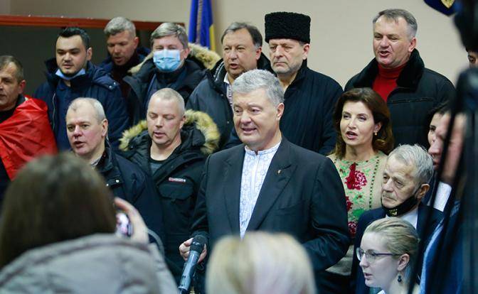 Ростов-резиновый: Порошенко может составить компанию Януковичу