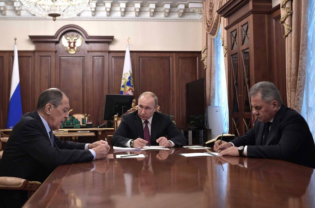 Путин провел встречи с Лавровым и Шойгу. Главное