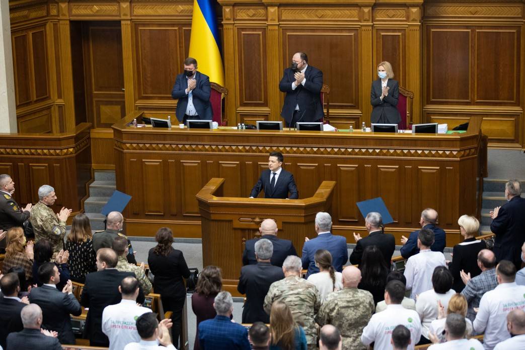 На Украине объявлено чрезвычайное положение, потом введено и военное