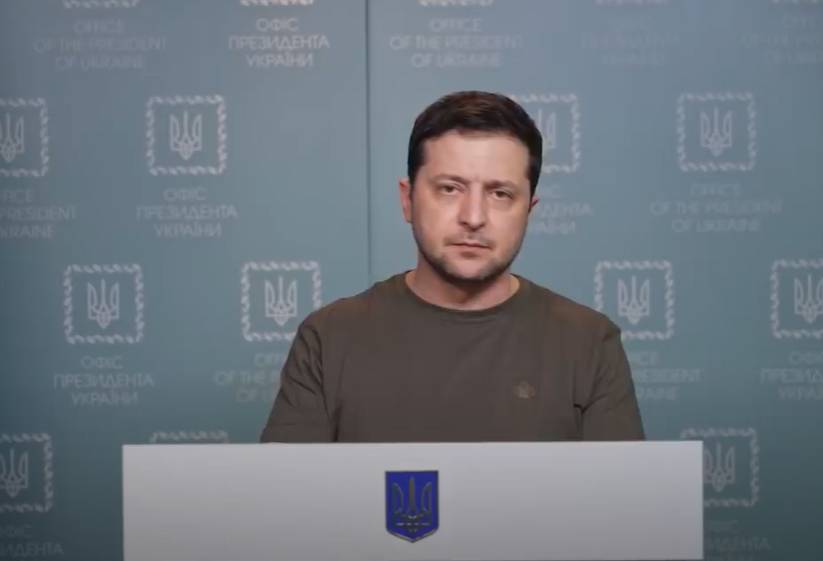 Обещаниями принять Украину в Евросоюз Запад пытается затянуть украинский кризис