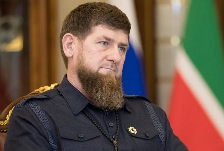Кадыров просит президента России не останавливать спецоперацию на Украине