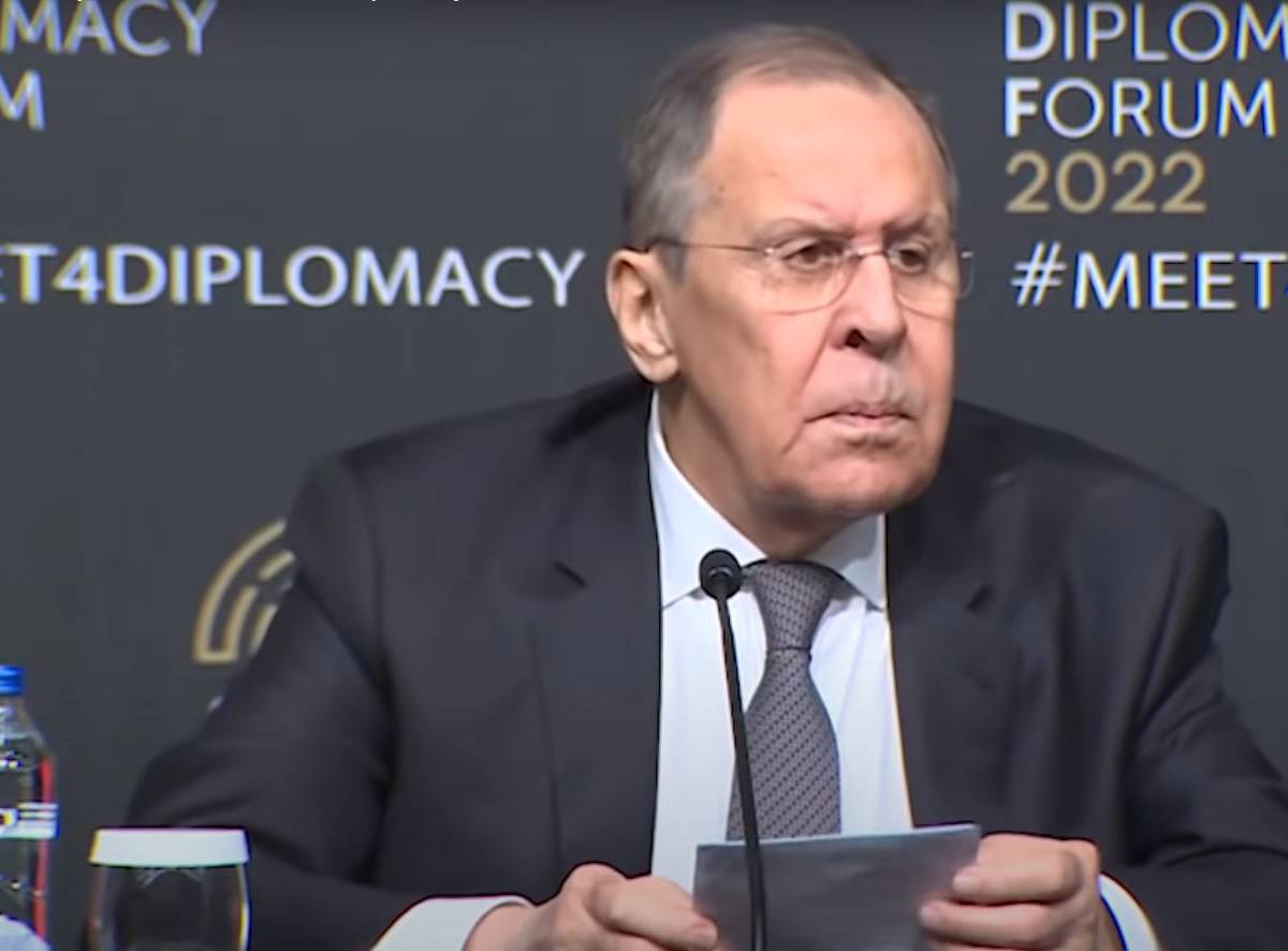 Встреча глав МИД РФ и Украины в Турции: российский дипломат не верит в возможность ядерной войны