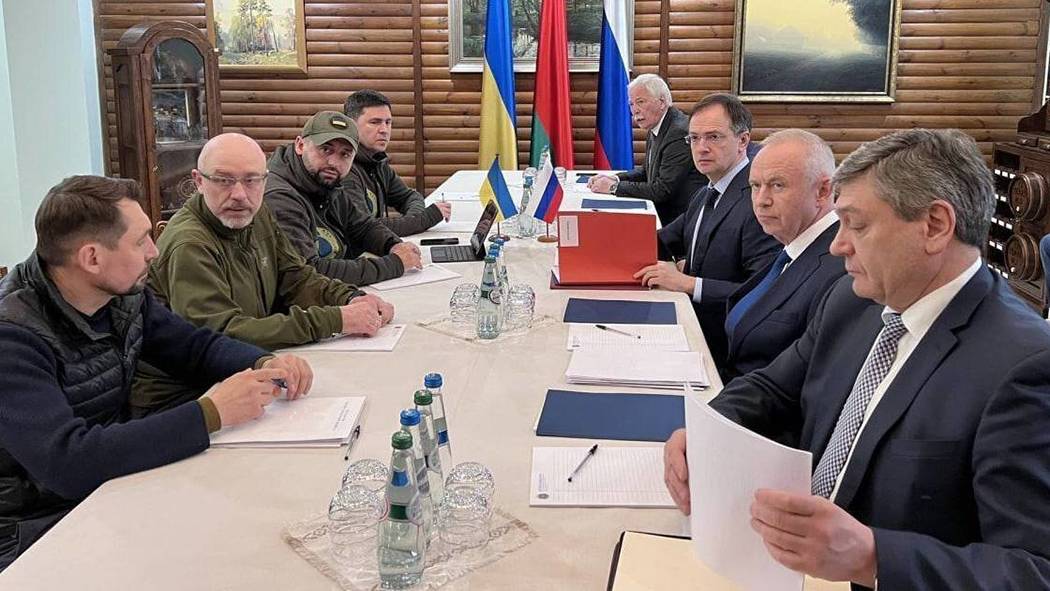 Strategic Сulture раскрыл миссию украинских дипломатов на переговорах с РФ Strategic Сulture раскрыл миссию украинских дипломатов на переговорах с РФ