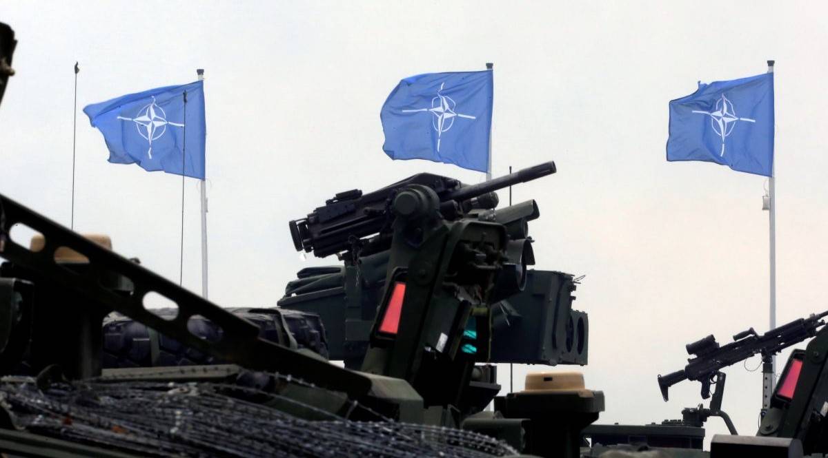 В НАТО отказались вводить своих «миротворцев» на Украину В НАТО отказались вводить своих «миротворцев» на Украину