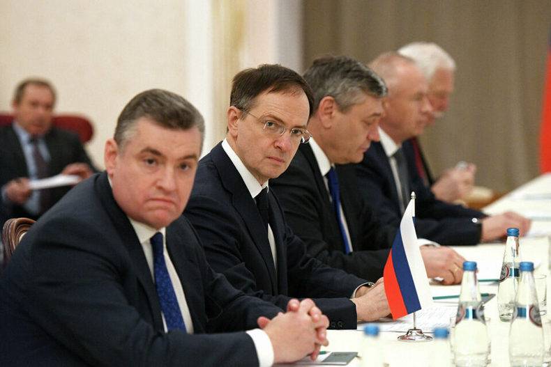 У демарша киевской делегации на переговорах нашелся автор У демарша киевской делегации на переговорах нашелся автор