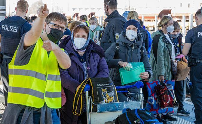 Почему европейские расисты поддерживают украинских нацистов Почему европейские расисты поддерживают украинских нацистов