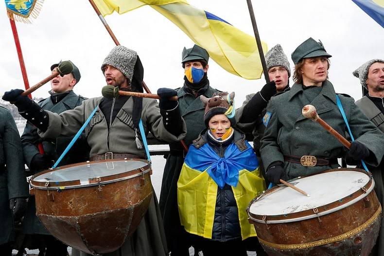 Запад нашел дураков для войны с Россией Запад нашел дураков для войны с Россией