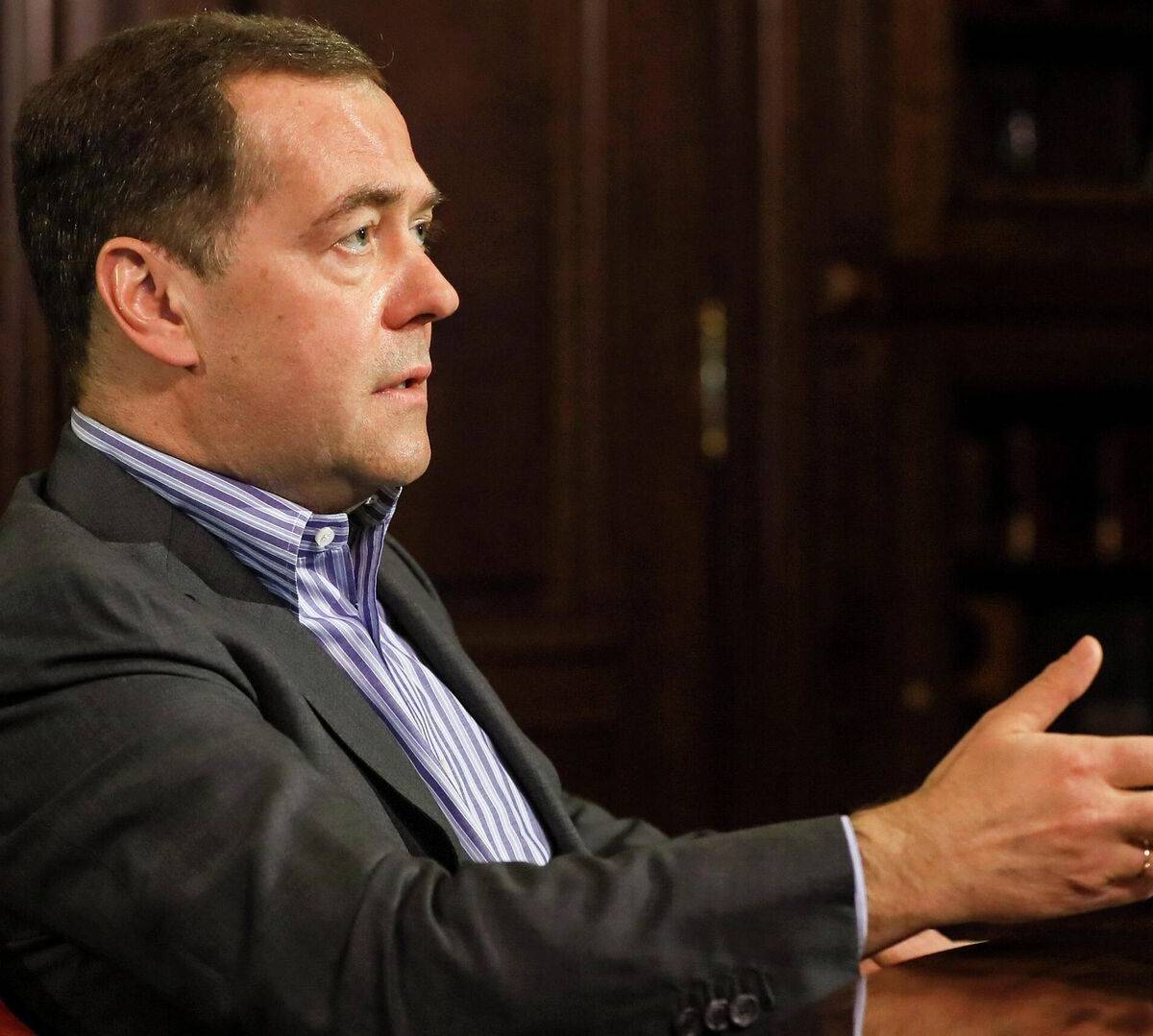 Медведев: Россия не будет «в отместку идиотам» закрываться от мира Медведев: Россия не будет «в отместку идиотам» закрываться от мира