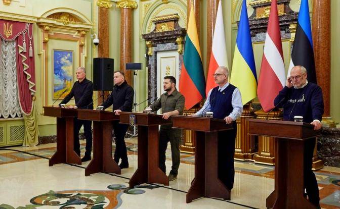 Запад решил дать России «генеральное сражение», забыв про Сталинград Запад решил дать России «генеральное сражение», забыв про Сталинград