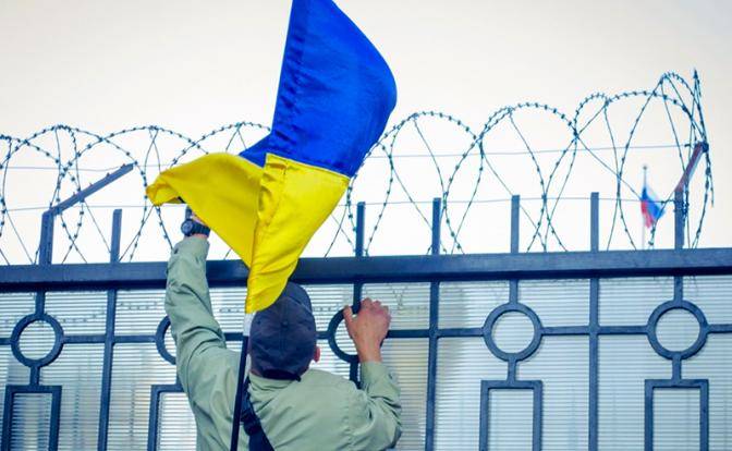 Киев забрасывает широкую сеть на тех, кто покинул «незалежную» Киев забрасывает широкую сеть на тех, кто покинул «незалежную»