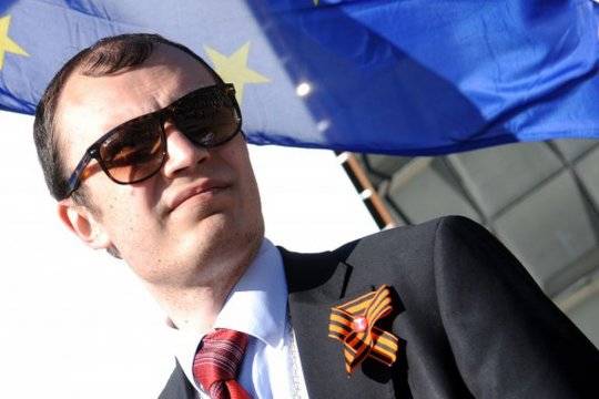 Кузинс: Украинские «беженцы» в нацистской форме обносят латвийские поселки Кузинс: Украинские «беженцы» в нацистской форме обносят латвийские поселки